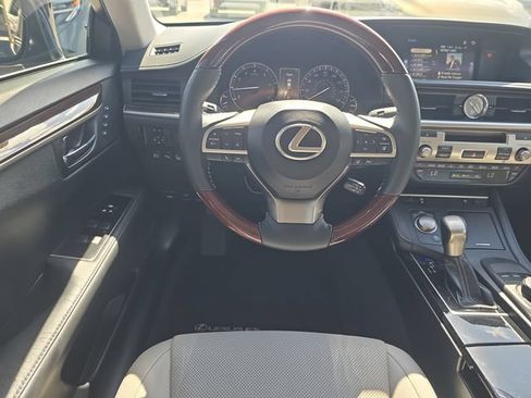 Used 2017 Lexus ES 350 w/ Premium Package FWD image 13