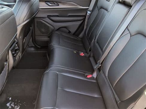 New 2025 Jeep Grand Cherokee Limited image 21