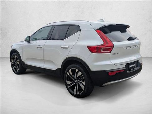 Used 2023 Volvo XC40 B5 Plus w/ Driver Assist Package image 8