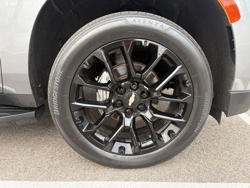 Used 2022 Chevrolet Suburban Premier AWD/4WD image 34