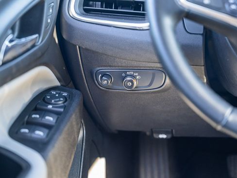 Used 2024 Chevrolet Equinox LT image 24