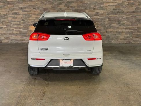 Used 2017 Kia Niro LX FWD image 6