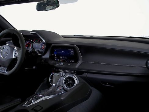 Used 2024 Chevrolet Camaro LT RWD image 14