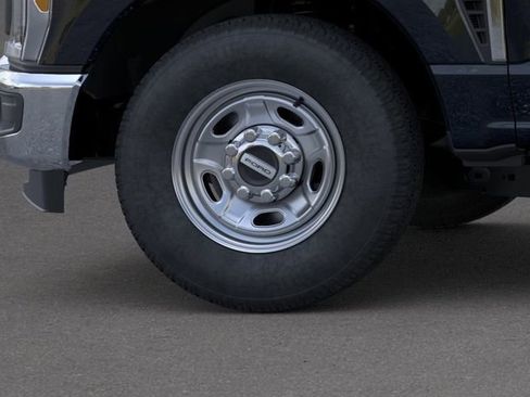 New 2025 Ford F250 XL w/ XL Chrome Package RWD image 19