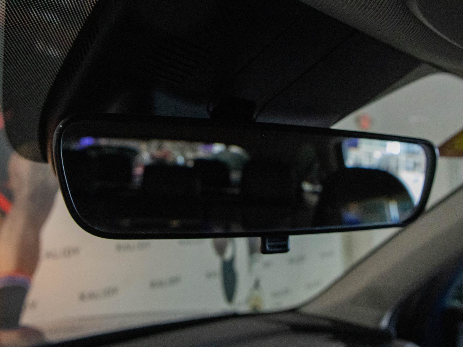 Used 2025 Kia Sorento S w/ Panoramic Sunroof Package FWD image 13
