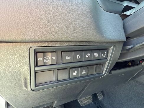 Used 2025 Toyota Sequoia Limited w/ Tow Technology Package AWD/4WD image 8