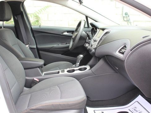 Used 2017 Chevrolet Cruze LS image 16