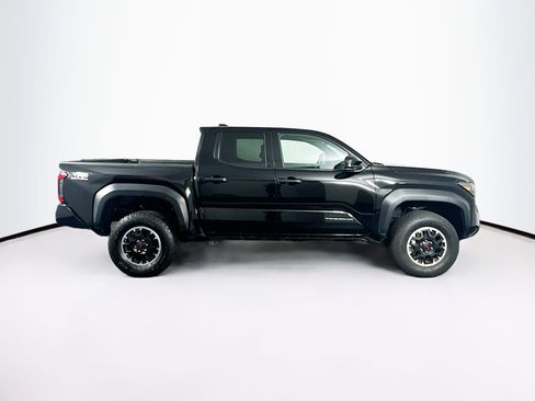 Used 2025 Toyota Tacoma TRD Off-Road image 10