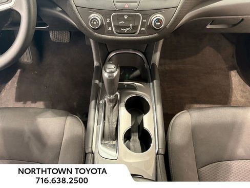 Used 2018 Chevrolet Malibu LT image 22