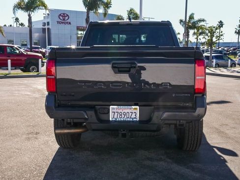 Used 2024 Toyota Tacoma TRD Off-Road image 8