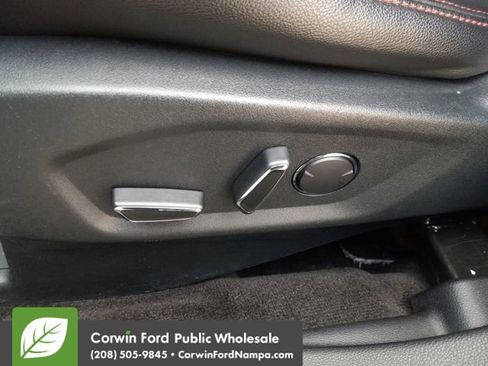 Used 2018 Ford Explorer XLT w/ Equipment Group 202A image 12