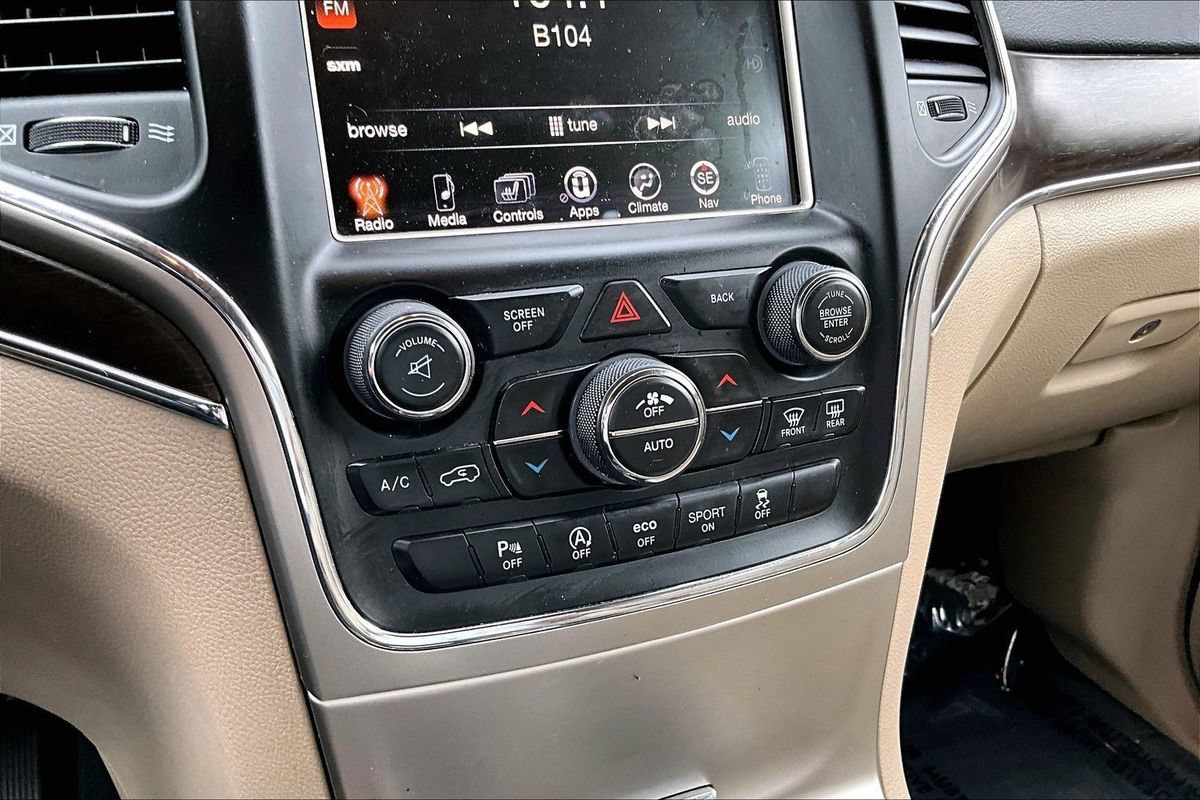 Used 2017 Jeep Grand Cherokee Limited w/ Luxury Group II AWD/4WD image 30