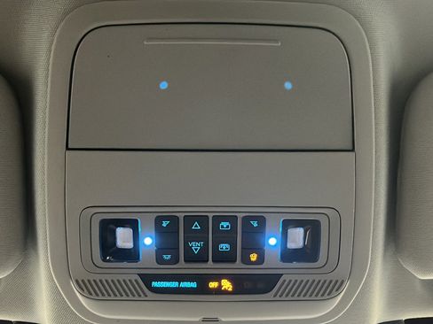 Used 2023 Ford Explorer XLT w/ Equipment Group 202A AWD/4WD image 34