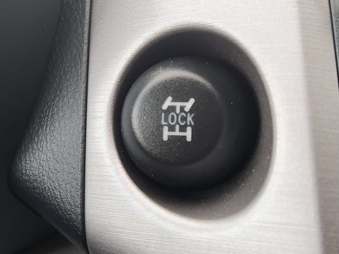 Used 2007 Toyota RAV4 4WD V6 image 24