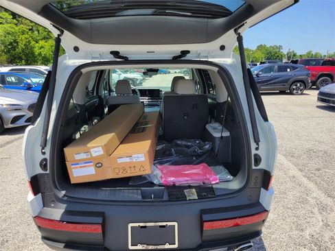 Certified 2025 Hyundai Santa Fe SEL image 6