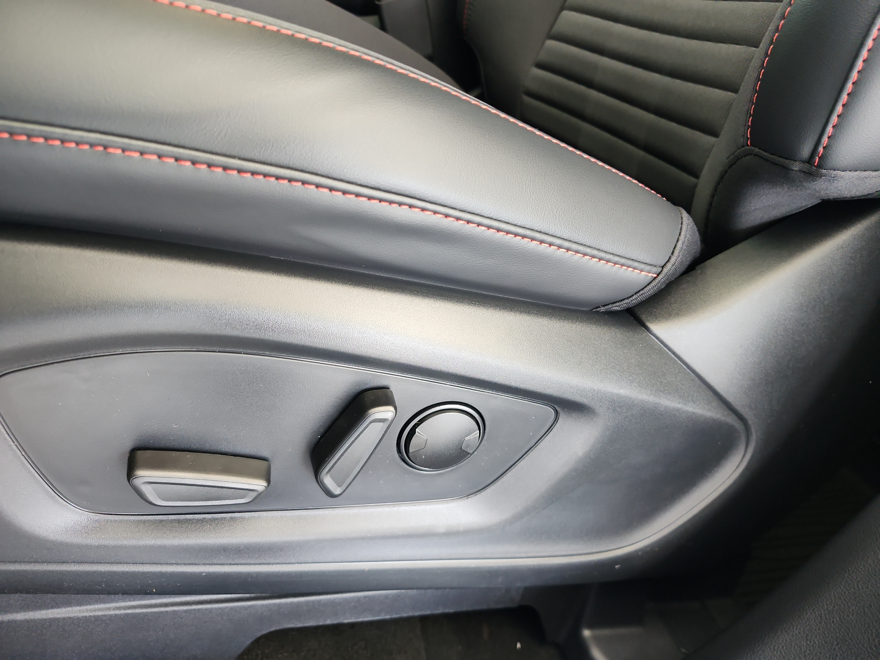New 2027 Ford Explorer ST-Line RWD image 12