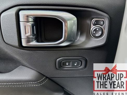 Used 2023 Jeep Wrangler Unlimited Sahara w/ Cold Weather Group image 18