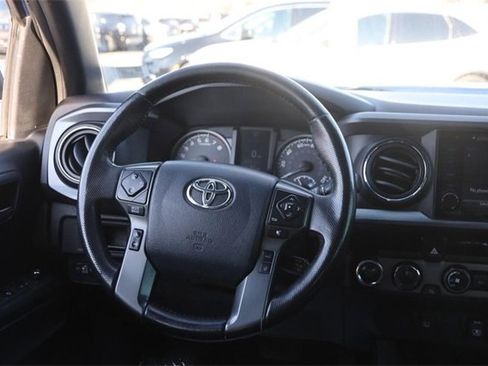 Used 2018 Toyota Tacoma TRD Off-Road image 23