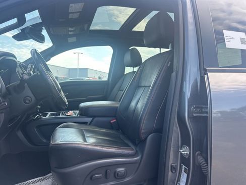 Used 2020 Nissan Titan PRO-4X AWD/4WD image 5