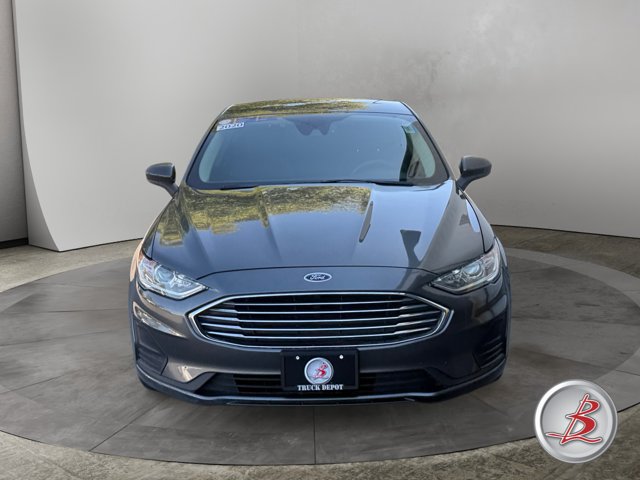 Used 2020 Ford Fusion SE FWD image 2