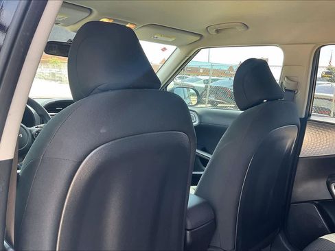 Used 2022 Kia Soul LX w/ Technology Package FWD image 10
