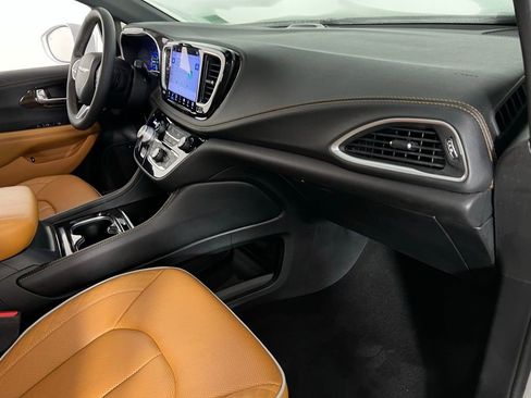 Used 2022 Chrysler Pacifica Pinnacle image 36
