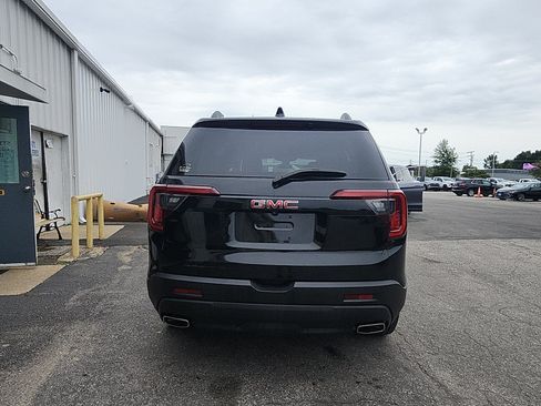 Used 2023 GMC Acadia SLE w/ Driver Convenience Package FWD image 4