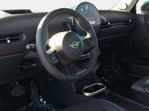 Used 2025 MINI Cooper 2-Door Hardtop image 19