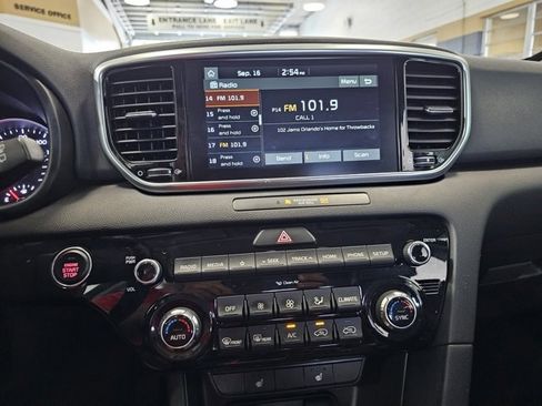 Used 2022 Kia Sportage EX image 28