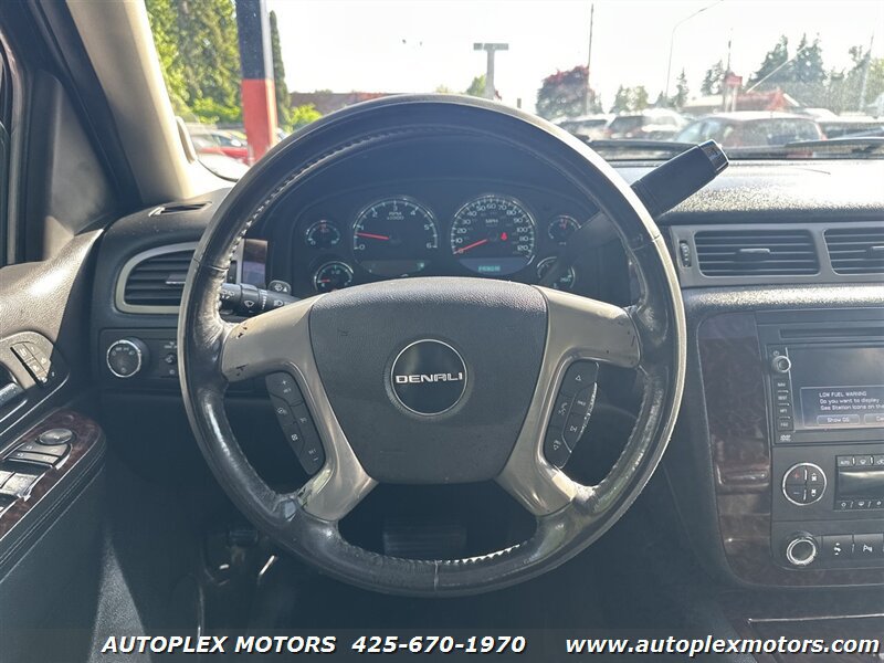 Used 2011 GMC Yukon Denali AWD/4WD image 18