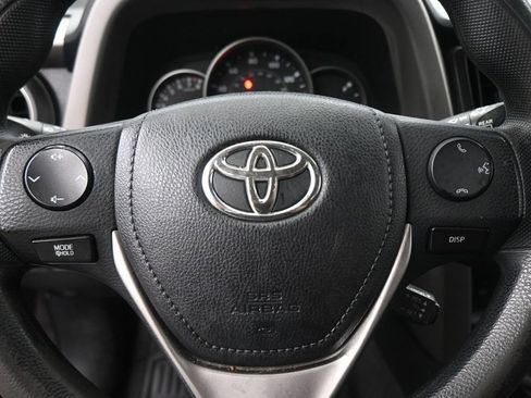 Used 2016 Toyota RAV4 LE FWD image 10
