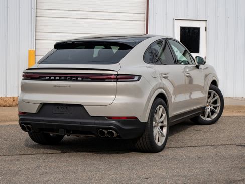 Certified 2024 Porsche Cayenne S w/ Premium Package Plus (PP1) image 7