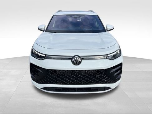 New 2026 Volkswagen Tiguan SEL R-Line image 3