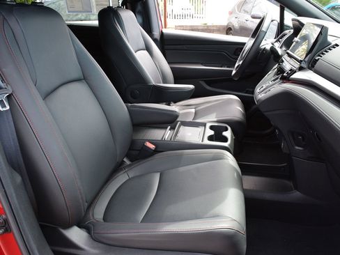 Used 2025 Honda Odyssey Sport-L image 18