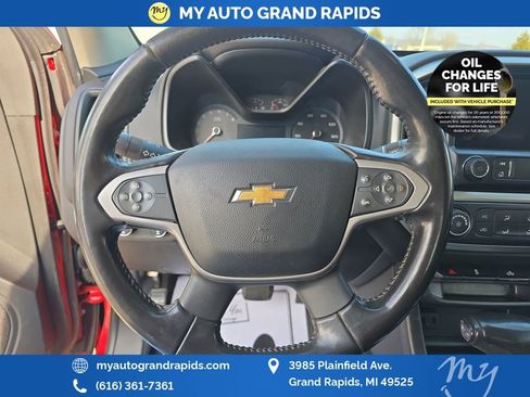 Used 2020 Chevrolet Colorado LT image 14
