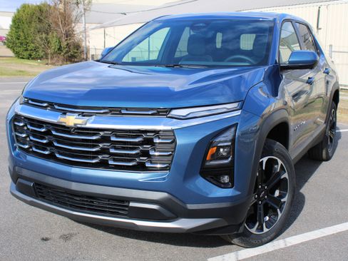 New 2026 Chevrolet Equinox LT w/ Convenience Package II image 1