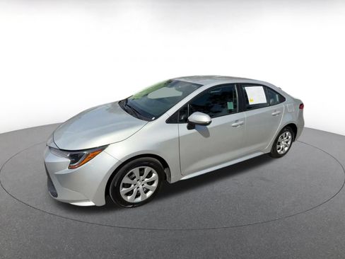 Used 2025 Toyota Corolla LE FWD image 8