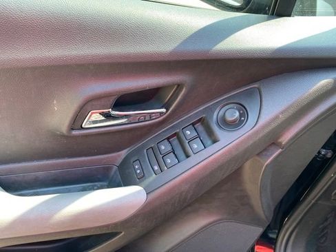 Used 2020 Chevrolet Trax LS FWD image 17