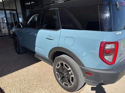 Used 2021 Ford Bronco Sport Outer Banks w/ Outer Banks Package (96D) image 2