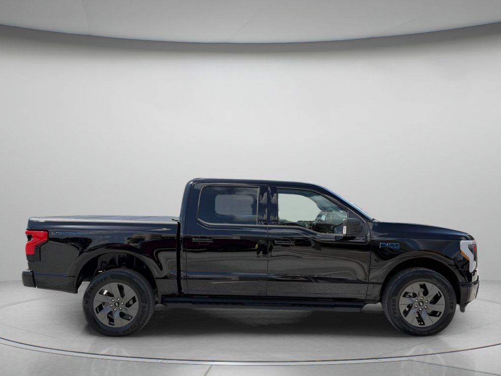 Used 2025 Ford F150 Lightning Flash AWD/4WD image 2