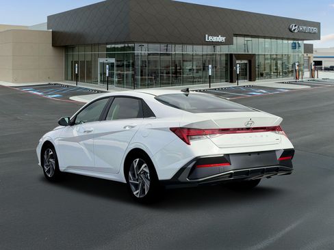 New 2026 Hyundai Elantra Limited FWD image 5