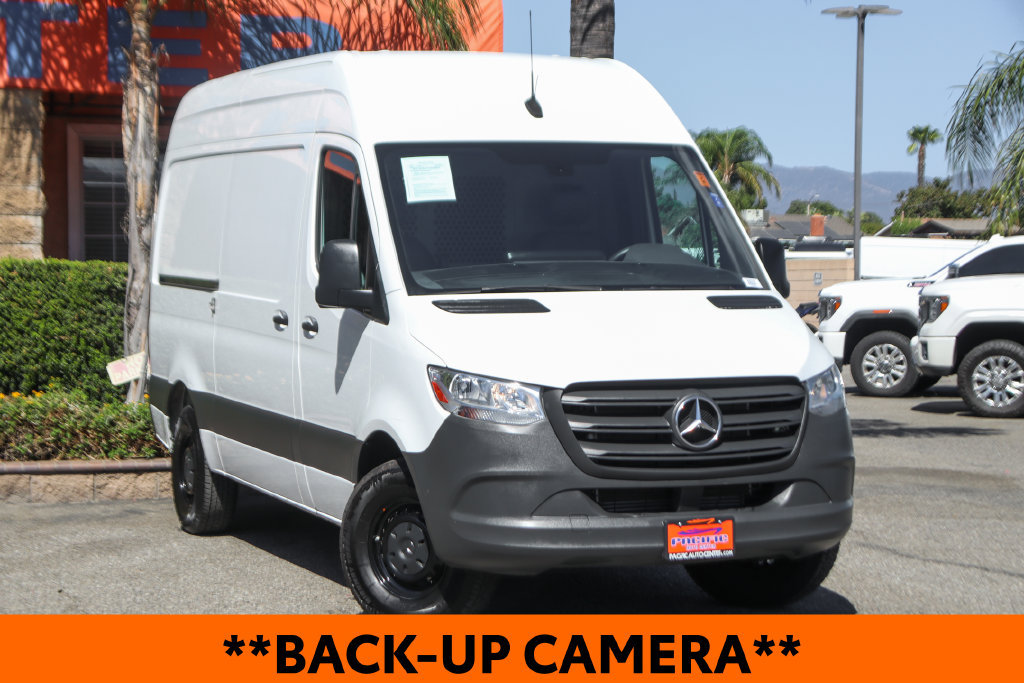 Used 2022 Mercedes-Benz Sprinter 1500 image 2