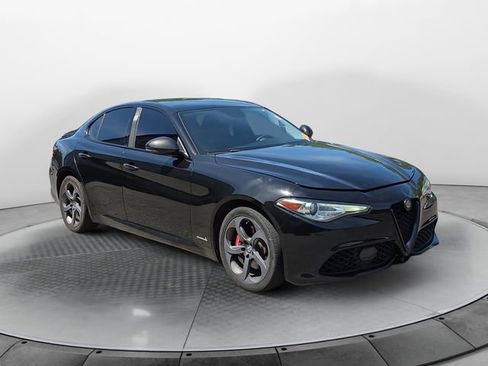 Used 2017 Alfa Romeo Giulia AWD w/ Sport Appearance Package image 7