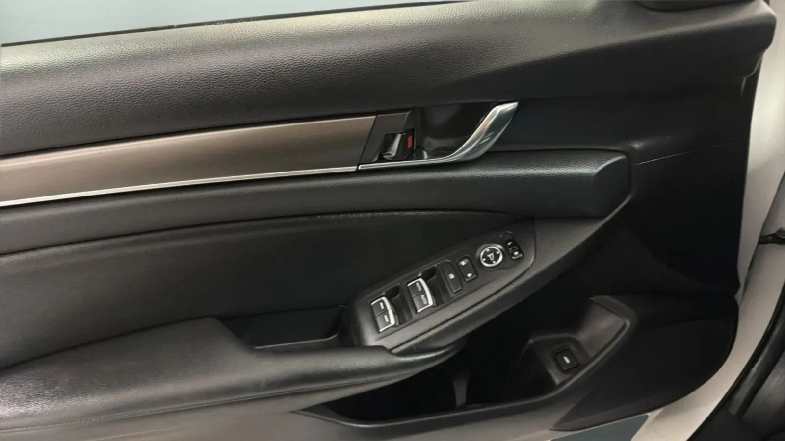 Used 2019 Honda Accord LX image 17