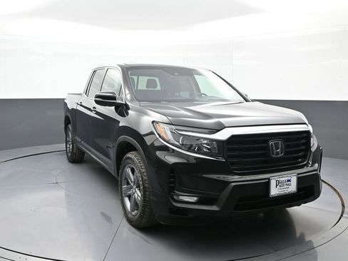 Certified 2023 Honda Ridgeline RTL image 3