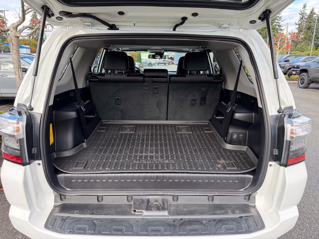 Used 2023 Toyota 4Runner SR5 Premium w/ Moonroof Package AWD/4WD image 10