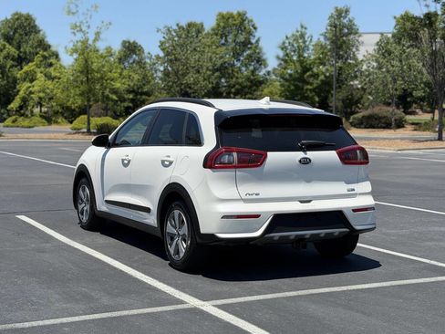 Used 2018 Kia Niro LX FWD image 5