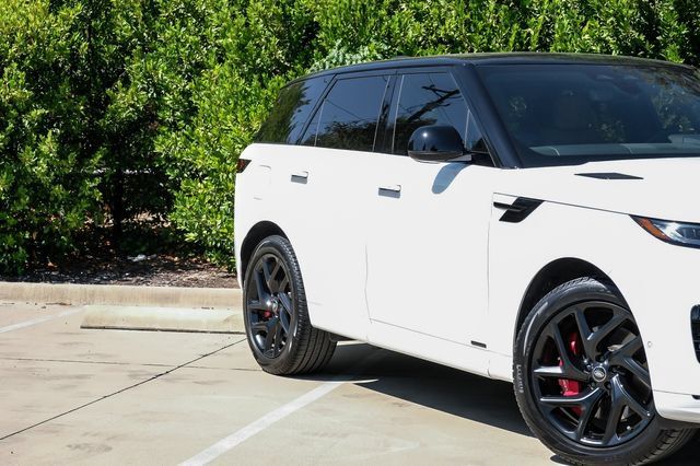 Used 2025 Land Rover Range Rover Sport Autobiography AWD/4WD image 8