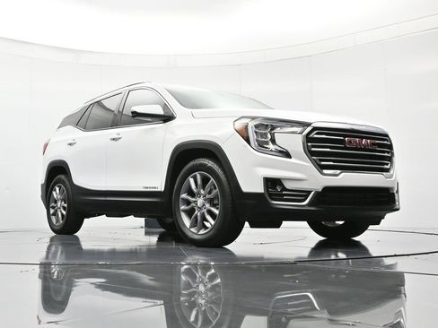 Used 2023 GMC Terrain SLT image 38
