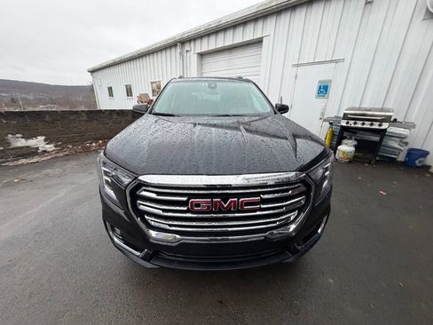 Used 2024 GMC Terrain SLT image 8